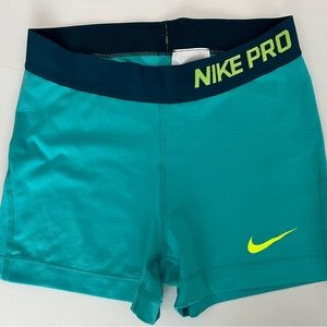 Nike PRO Athletic compression shorts LIKE NEW!